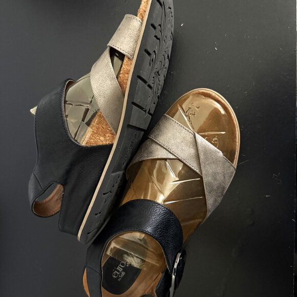 Euro Soft shoes Men's Leather Black Gold Sandals Size 11M - Picture 3 of 16